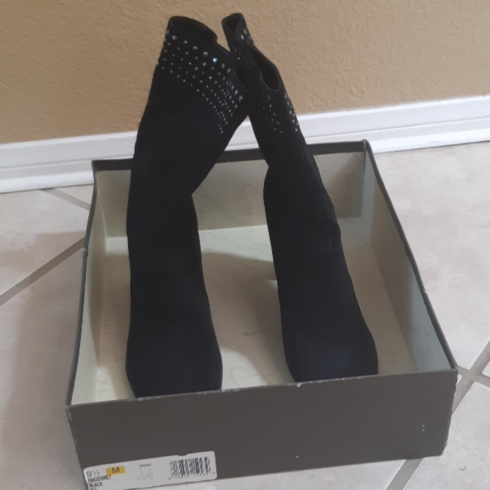 Enzo Angiolini Eakissmet Black Suede Shoes